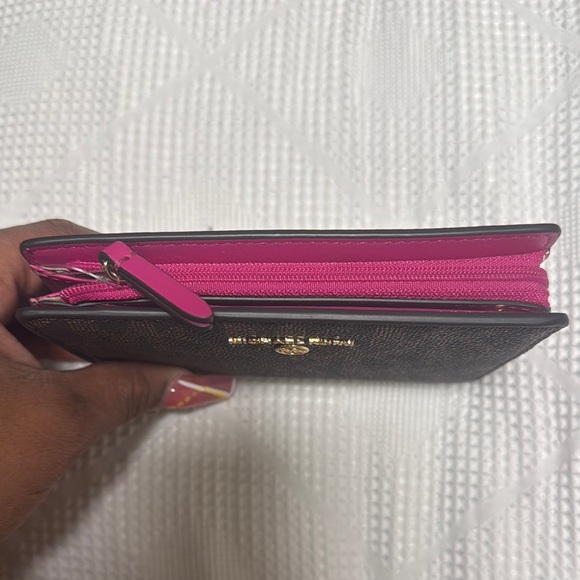 Michael Kors Monogram Wallet - Picture 3 of 4